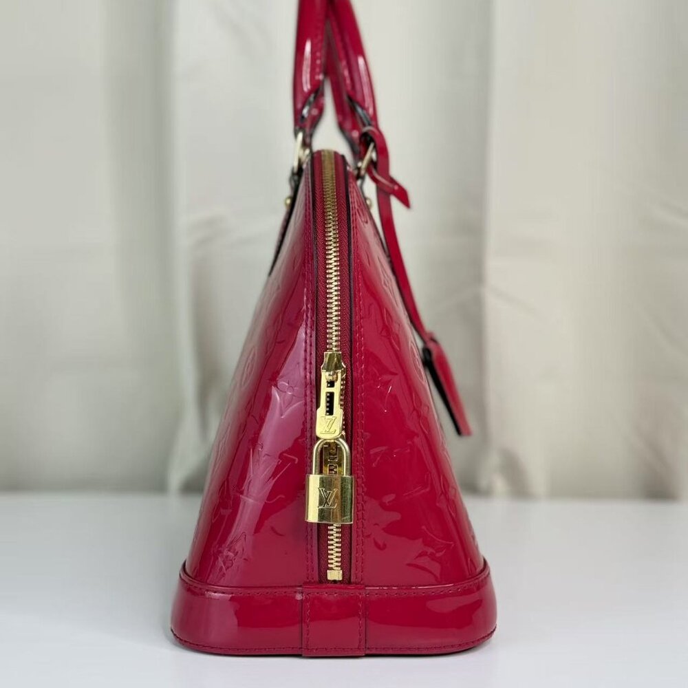 Louis Vuitton Alma PM Bag in Red Vernis Pattern Leather with Classic Monogram - Picture 4 of 10